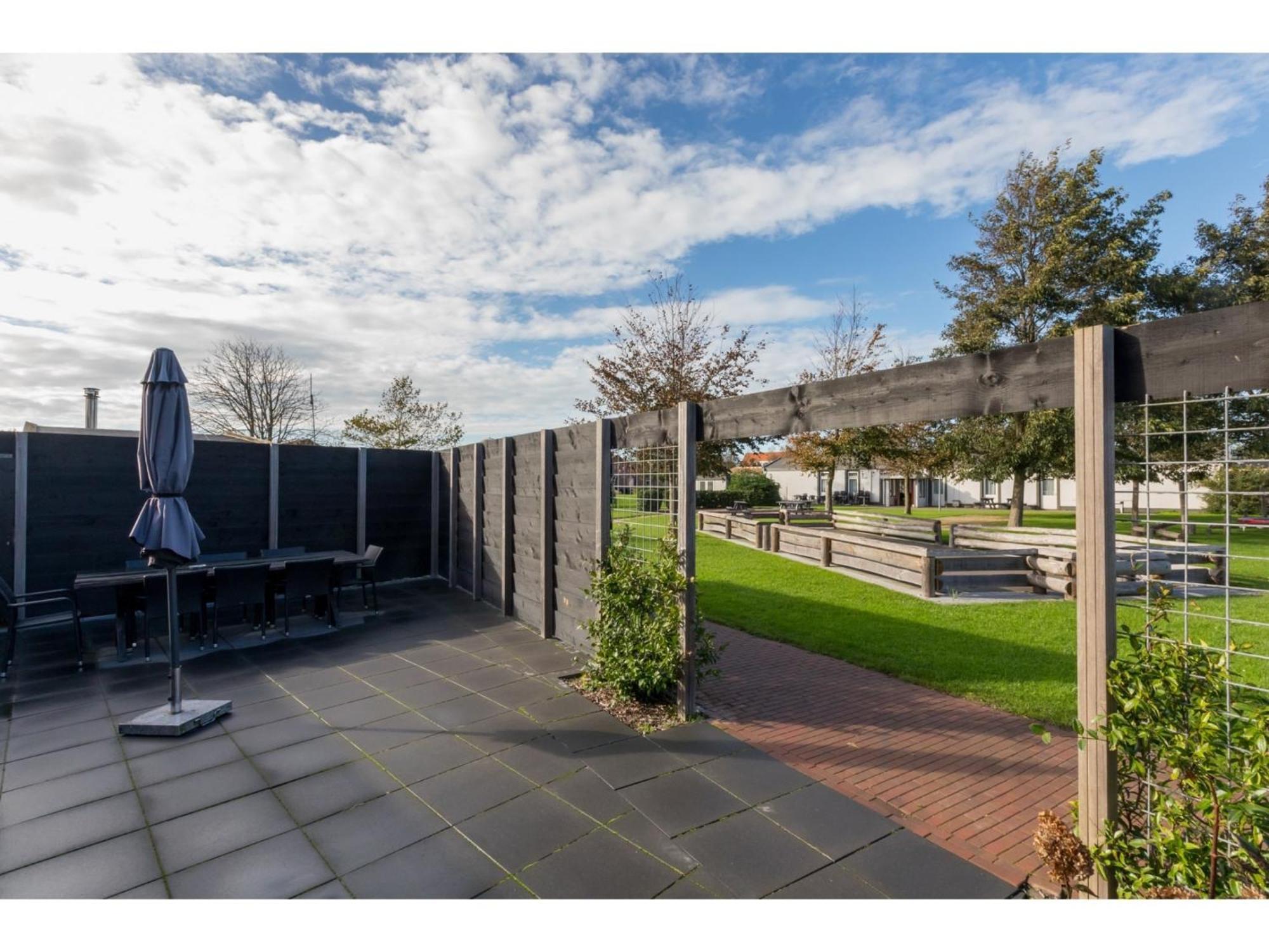 Family House On A Small Park With A Large Playing Field Serooskerke  Exterior foto